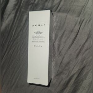 monat skin revitalizing essense